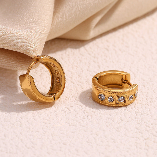 Fashionable Vintage Geometric Stainless Steel Ear Cuffs with 18K Gold Plating and Rhinestone Accents for Women