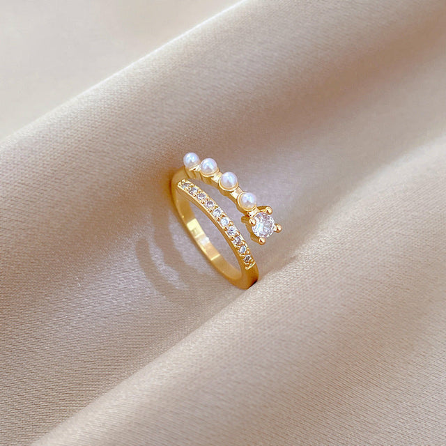 Adjustable Pearl Zircon Fashion Ring in Brass with Crown Design for Women, Minimalist Japanese Style Band Jewelry