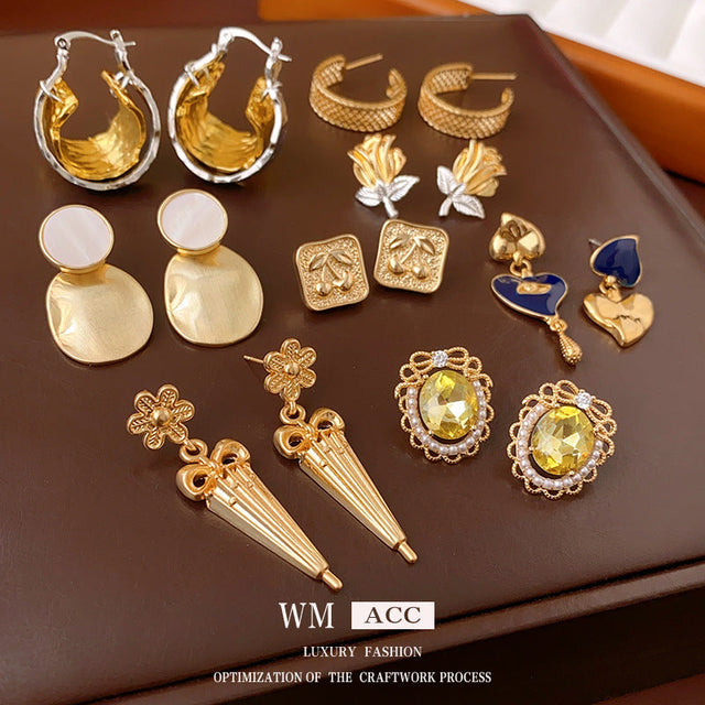 Chic Style Heart-Shaped Zirconia Stud Earrings in Copper with Electroplated Finish for Women