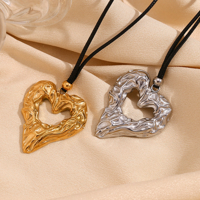 Vintage Minimalist Hammered Texture Hollow Heart Pendant Necklace in Stainless Steel with 18K Gold Plating for Women