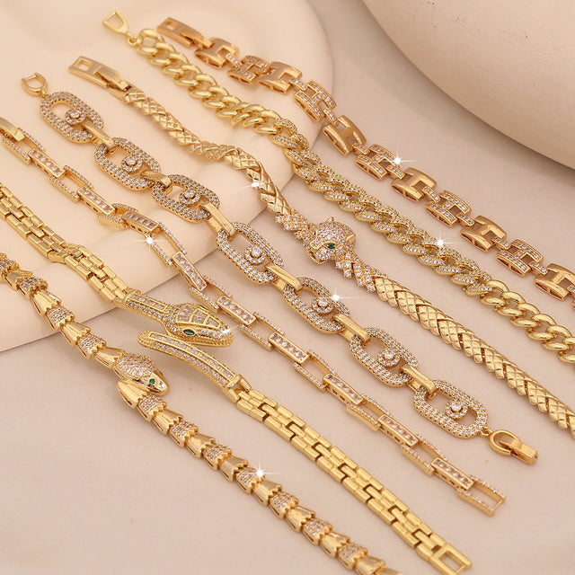 Fashionable Snake-Shaped Zirconia Micro-Paved Copper Bracelet for Women with Luxe Minimalist Appeal