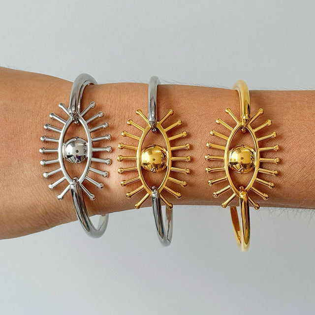 Evil Eye Design Titanium Steel Bracelet with 18K Gold Plating for Women, Hypoallergenic Stainless Steel Fashion Accessory