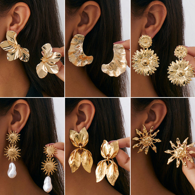 Exaggerated Vintage Floral Sunflower Dangle Earrings in Metal Alloy with Plated Finish and Simulated Pearl Leaves