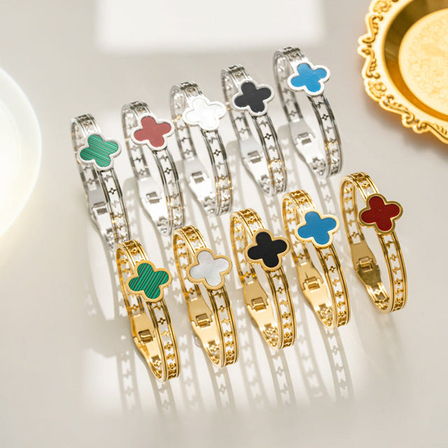 Minimalist Lucky Clover Shaped Titanium Steel Bracelet with Vacuum Plating for Women