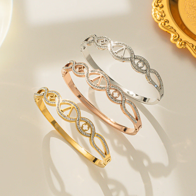 Fashion Minimalist Four-Leaf Clover V-Shaped Titanium Steel Bracelet for Women with Plated Finish