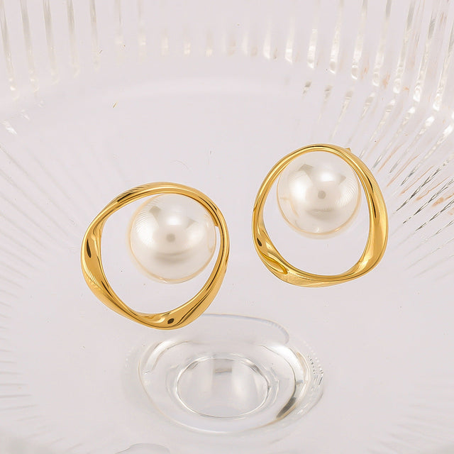 Elegant French Vintage Style Geometric Pearl-Inlaid Stainless Steel Hoop Earrings for Women with 18K Vacuum Plating Finish
