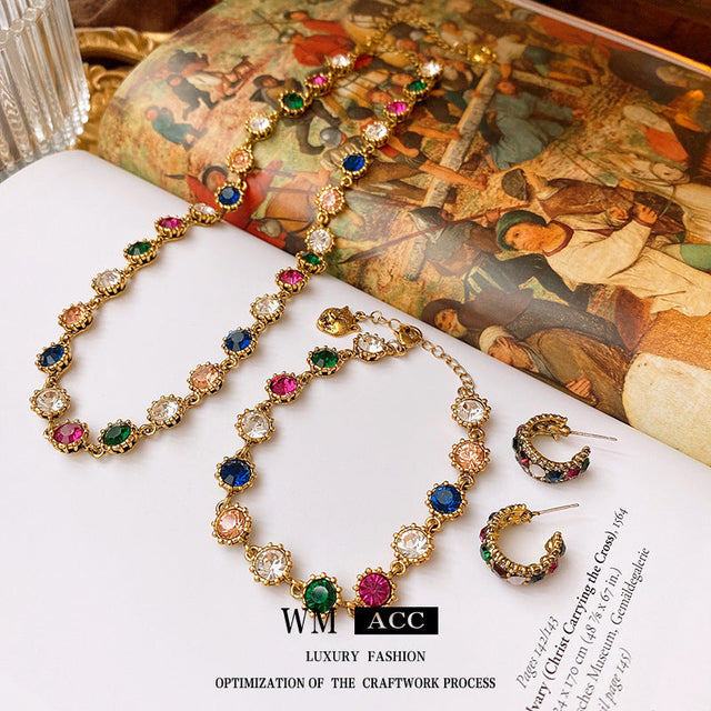 Baroque Style Geometric Pendant Necklace with Rhinestone Inlay for Women, Delicate Clavicle Chain