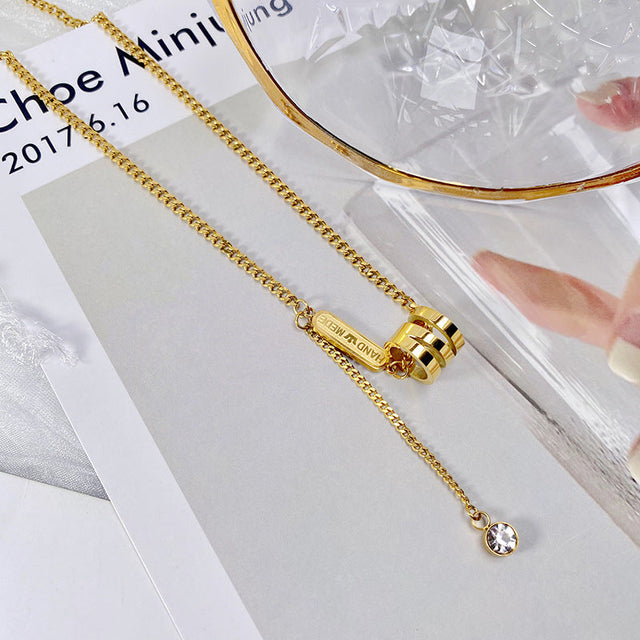 Bohemian Geometric Titanium Steel Pendant Necklace with Gold Plating for Women, Wavy Chain Locket Necklace for Sweaters and Casual Outfits