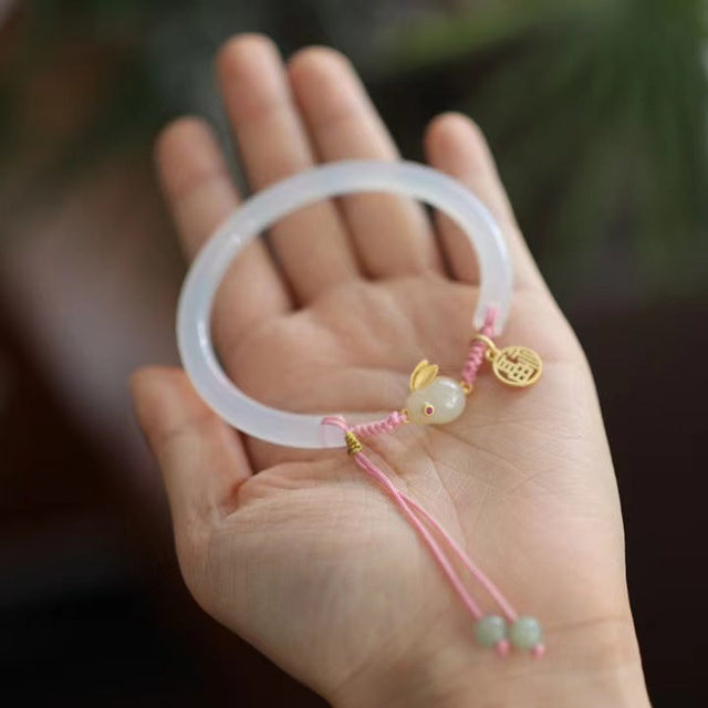 Luxury Style Rabbit-Shaped Resin Bracelet for Women with Plated Finish, Fashionable Office Wear Accessory