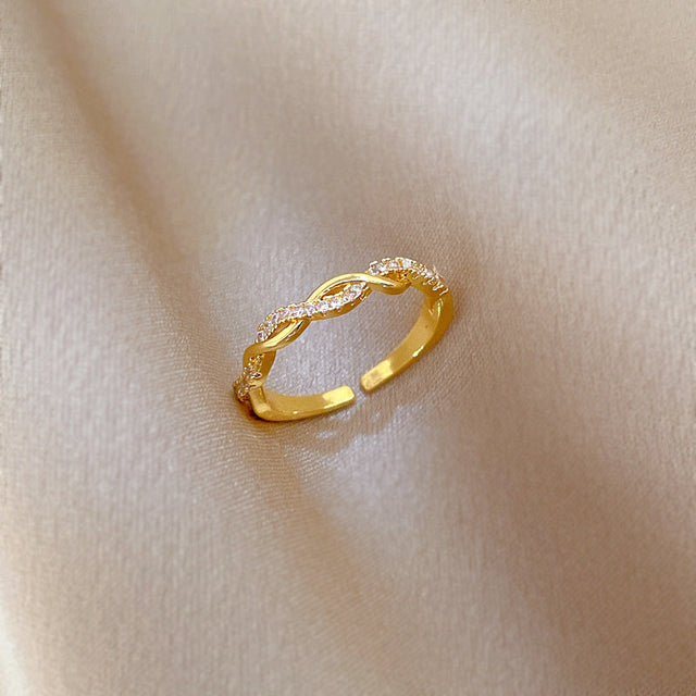 Cartoon Style Crown Shaped Brass Ring with Zircon Inlay for Women, Electroplated Minimalist Cool Aesthetic Fashion Ring