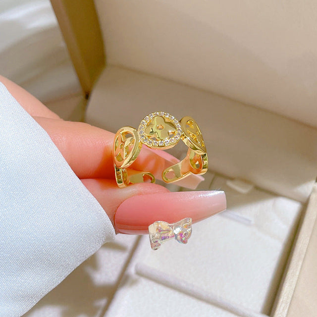 Cartoon Style Crown-Shaped Brass Ring with Gold Plating for Women, Adjustable Open Band Luxury Hand Jewelry