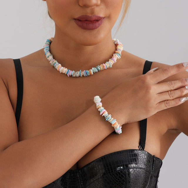 Fashion Minimalist Irregular Natural Shell Pendant Necklace for Women with Plated Finish and Clavicle Chain