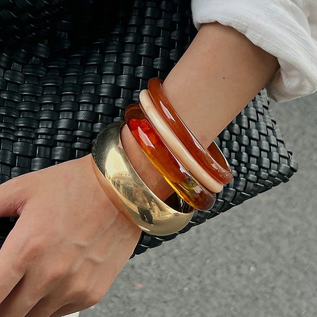 Fashion Geometric Resin Cuff Bracelet for Women with Irregular Ombre Effect and Plated Finish