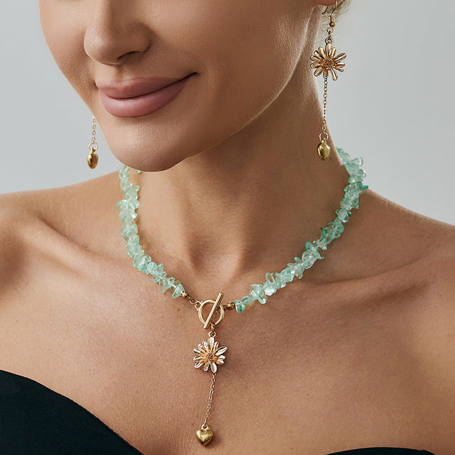 Bohemian Daisy and Heart Pendant Necklace Set with Turquoise Accents on Delicate Clavicle Chain