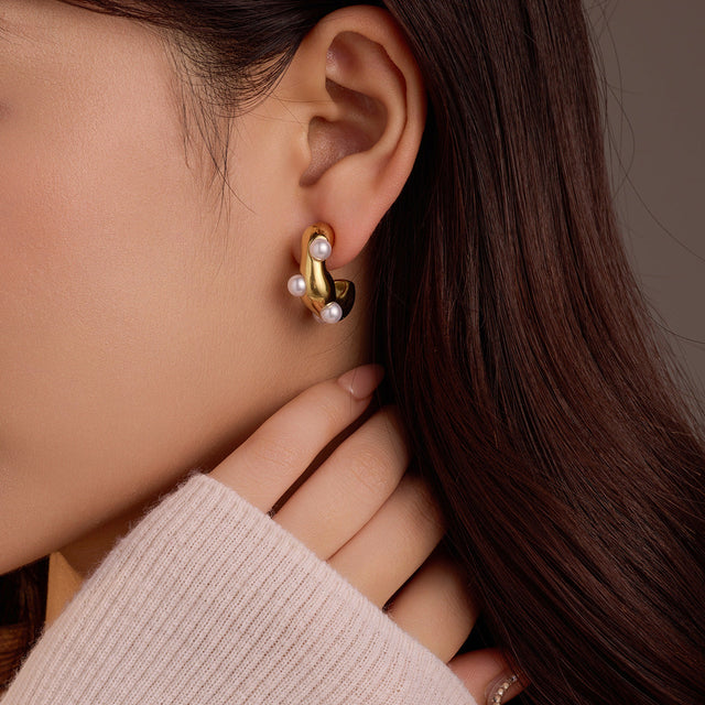 Fashionable Irregular C-Shaped Hollow Stainless Steel Ear Cuffs with Pearl Inlay for Women
