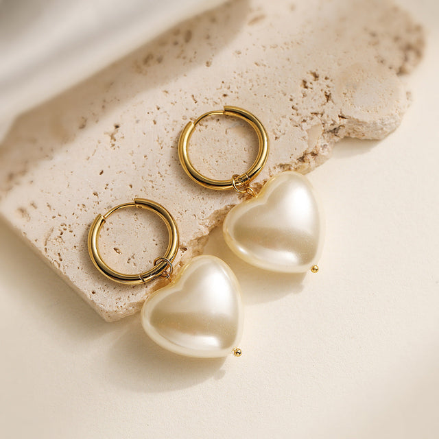 Elegant 18K Gold Plated Stainless Steel Heart-Shaped Pearl Earrings for Women Minimalist Fashion Accessory