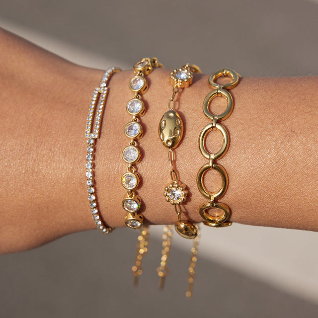 Fashion Geometric Floral Stainless Steel Bracelet for Women with 18K Gold Plating and Rhinestone Inlay