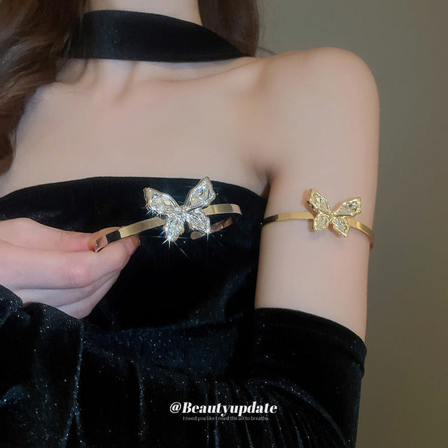 Fashionable Butterfly-Shaped Plated Alloy Bracelet for Women with Rhinestone Inlay, Elegant and Versatile Luxury-Style Arm Cuff