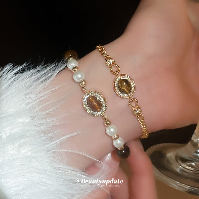 Caramel-toned Rhinestone-inlaid Geometric Pearl Bracelet for Women French Vintage Court-style Elegant Fashion Accessory