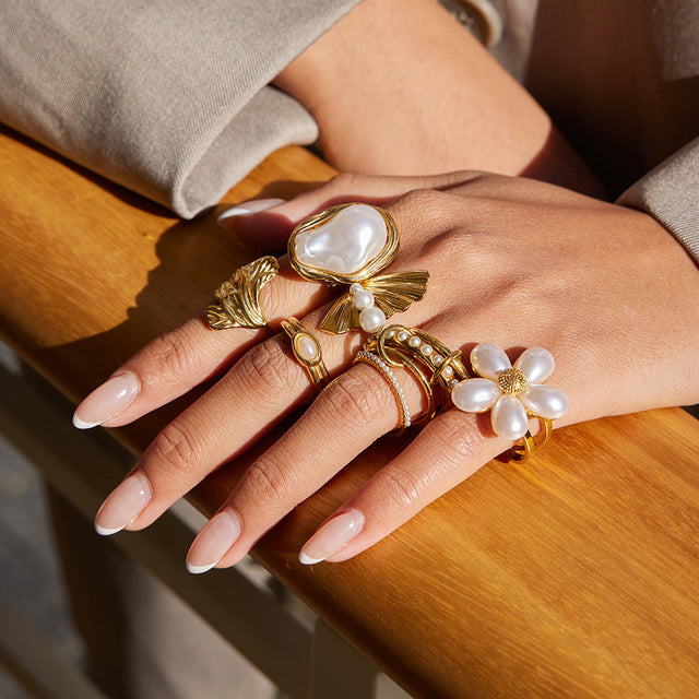 Fashion Geometric Ginkgo Leaf Stainless Steel Ring with PVD 18K Gold Plating and Pearl for Women